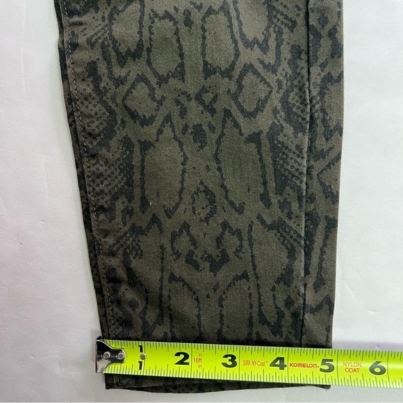 OLD NAVY Rockstar Women’s Printed Jeans Sz 4 Multi Colors Stretch Pockets - Picture 13 of 13